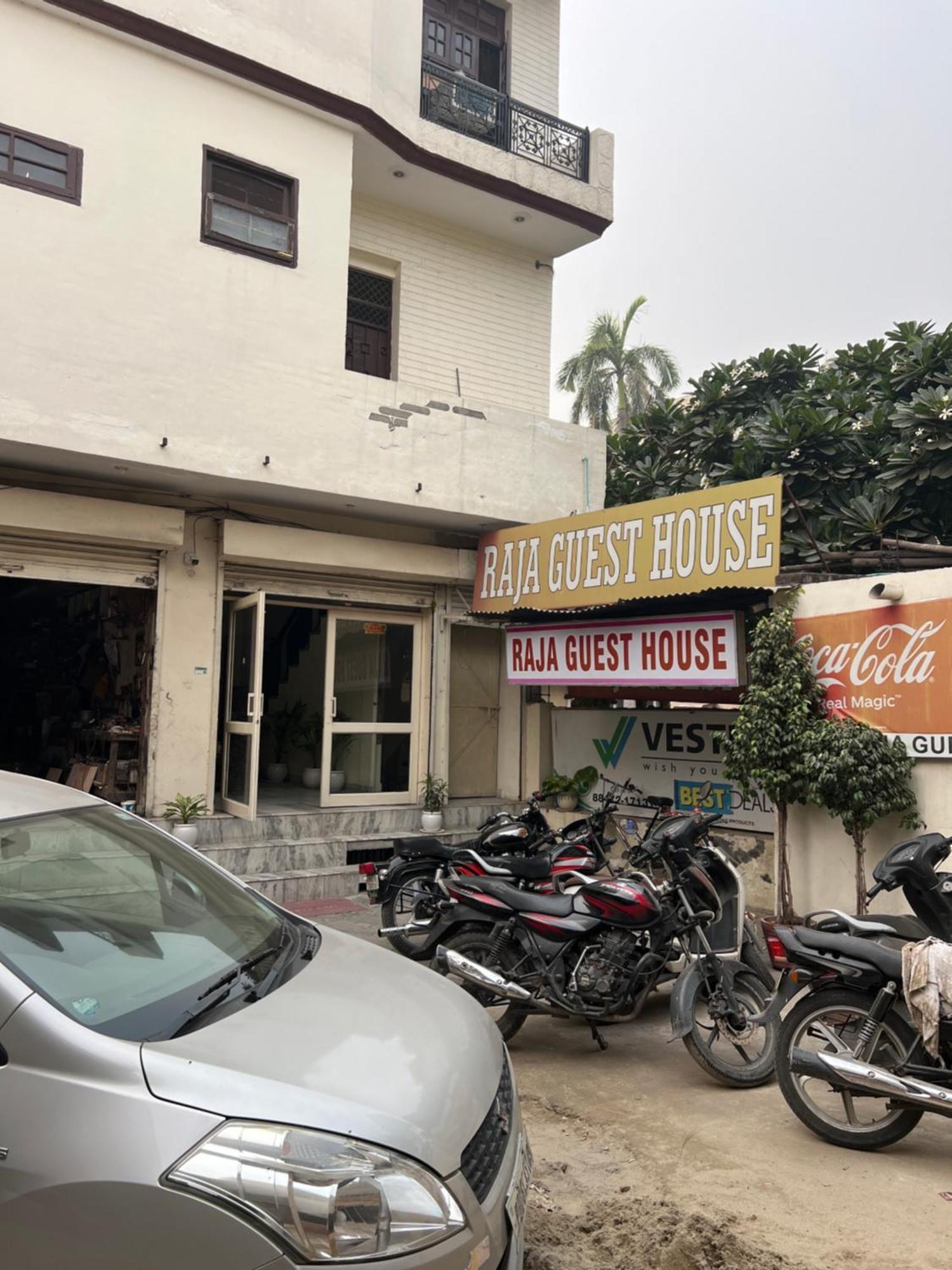 Raja Guest House -- Jalandhar Railway Station -- For Family, Couples, Travellers Ngoại thất bức ảnh